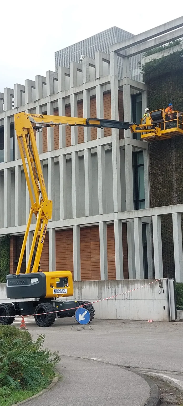 Noleggio piattaforme girevoli in Toscana